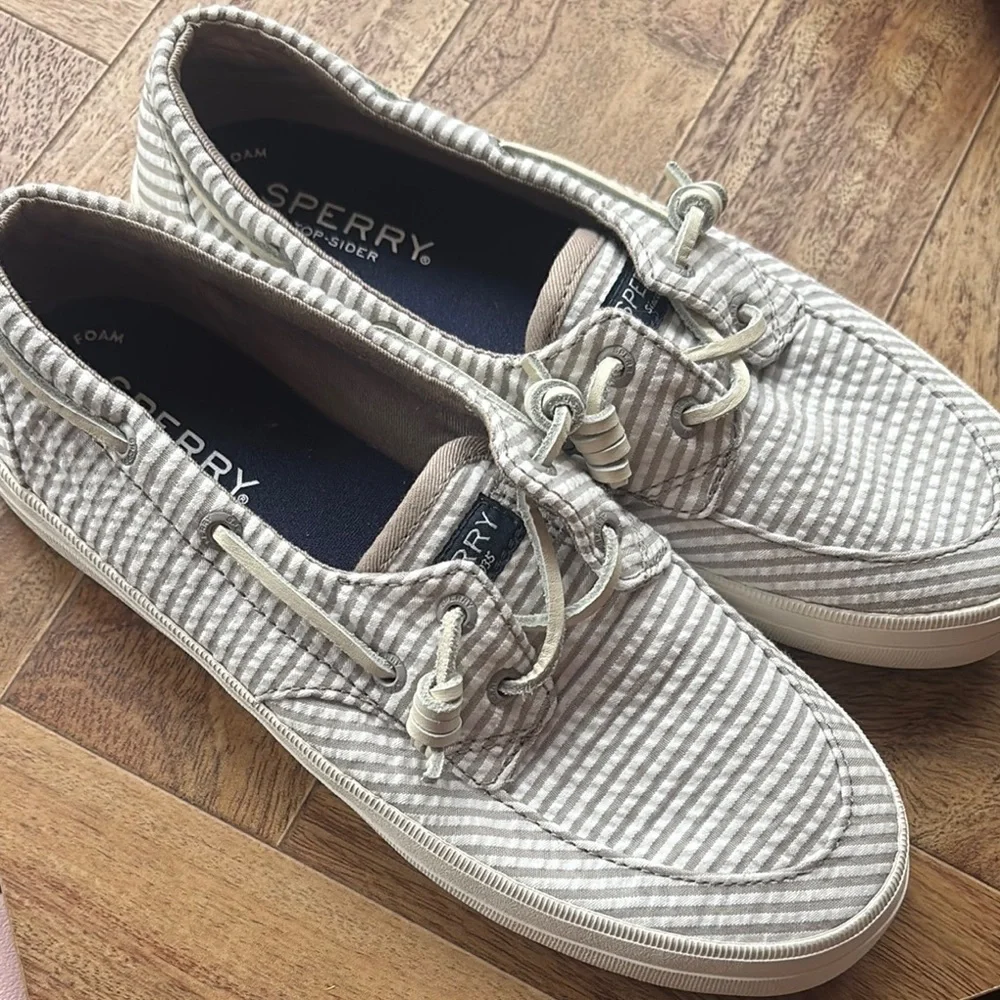 Sperry Women's Tan and White Striped Sneakers
